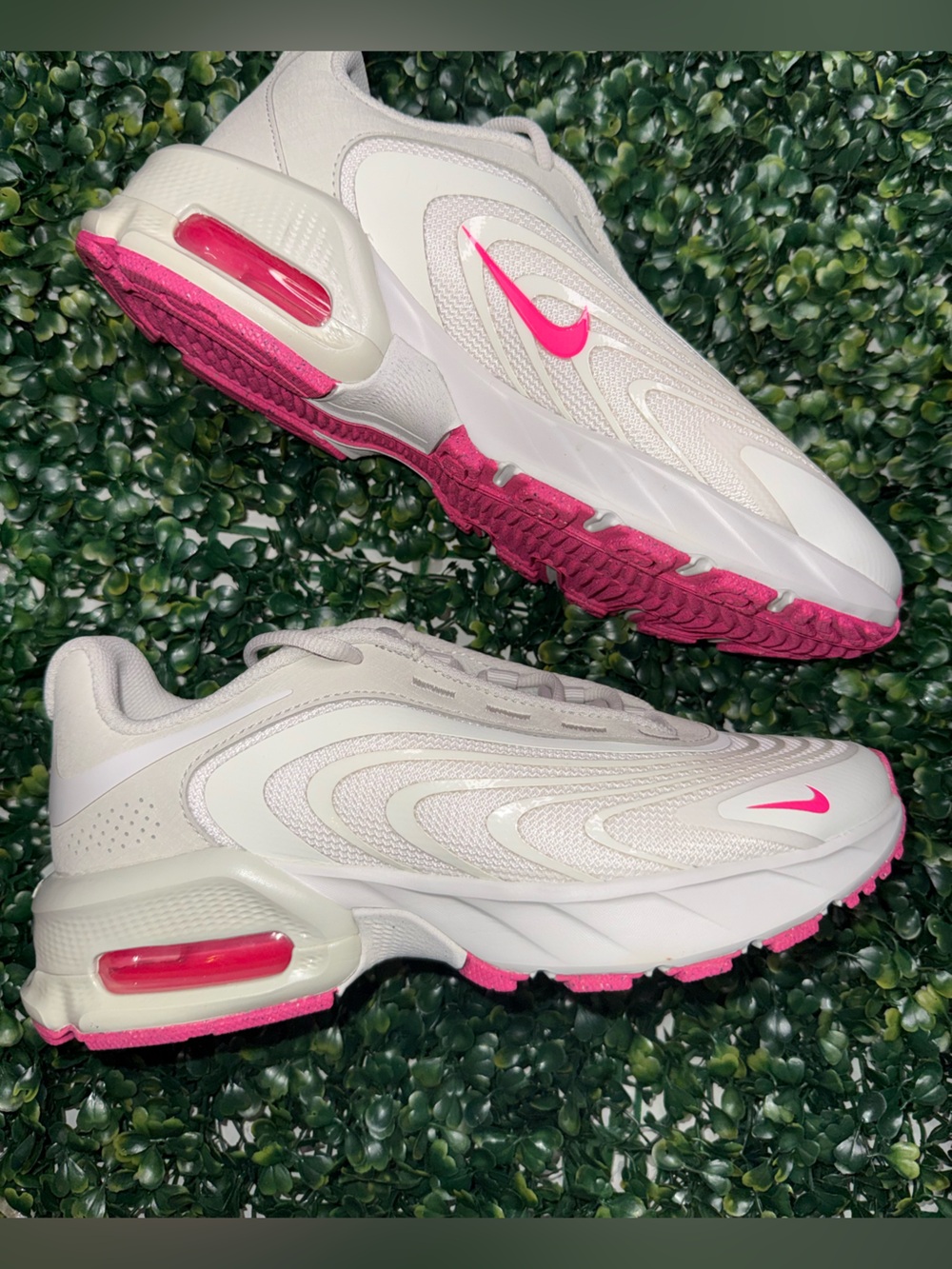W Nike Air Max Fire Size 7 (women’s) NEW Hyper Pink-phantom (NO LID)